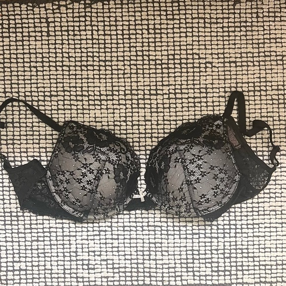 Victoria Secret Push Up Bra 34DD black&white lace - Picture 2 of 5